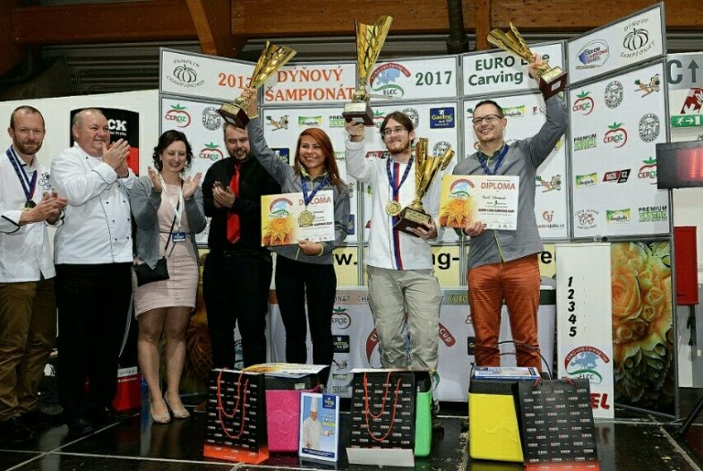 Carving vítězové.jpg Carving vítězové