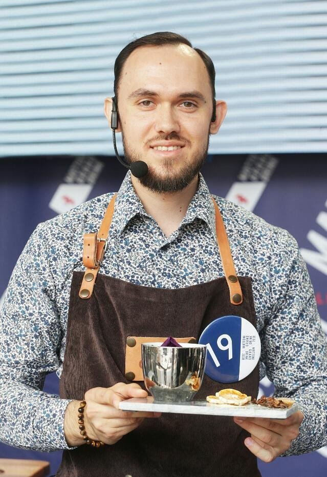 Králem velkého pódia v samotném srdci pražského historického centra se stal Tomáš Gyén ze Slovenska.jpg Králem velkého pódia v samotném srdci pražského historického centra se stal Tomáš Gyén ze Slovenska