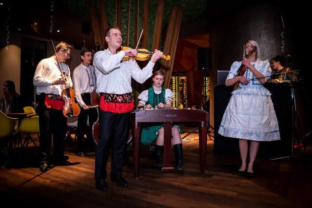 Brněnská Signature slavila na druhou.jpg Brněnská Signature slavila na druhou