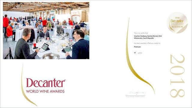 Platinová medaile z Londýna pro Ryzlink rýnský pozdní sběr 2016.jpg Platinová medaile z Londýna pro Ryzlink rýnský pozdní sběr 2016