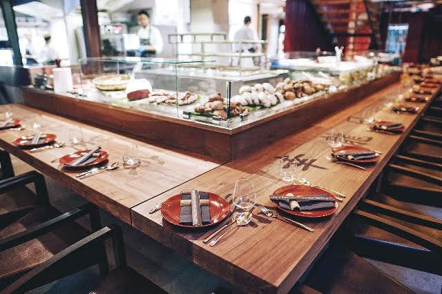 Restaurace DIA, součást skupiny TOGETHER.jpg Restaurace DIA, součást skupiny TOGETHER