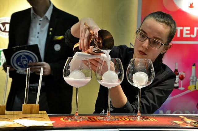 Nejvíce bodů od odborné komise v konečném součtu za svůj výkon získala Kateřina Vymazalová ze SOŠ a SOU Polička.jpg Nejvíce bodů od odborné komise v konečném součtu za svůj výkon získala Kateřina Vymazalová ze SOŠ a SOU Polička