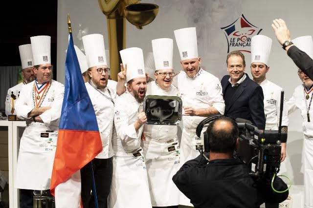 Český tým získal v Lyonu cenu za nejlepší jídlo z vepřového.jpg Český tým získal v Lyonu cenu za nejlepší jídlo z vepřového