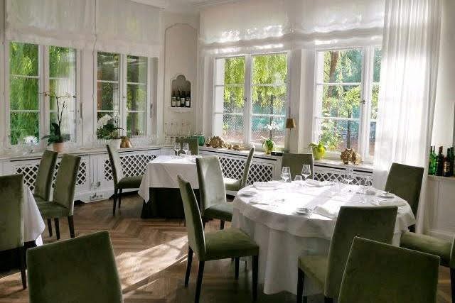 Berlínská restaurace Frühsammers čelí útoku vyděračů.jpg Berlínská restaurace Frühsammers čelí útoku vyděračů