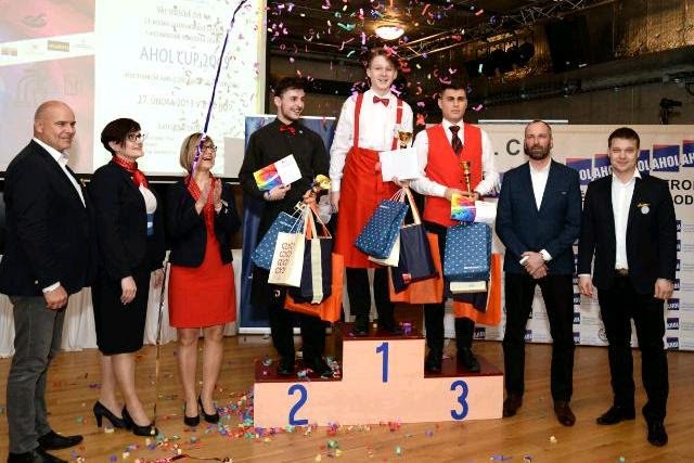 Nejlepším mladým pivním specialistou se stal Daniel Kubíček z domácí AHOL – Střední školy gastronomie, turismu a lázeňství..jpg Nejlepším mladým pivním specialistou se stal Daniel Kubíček z domácí AHOL – Střední školy gastronomie, turismu a lázeňství.