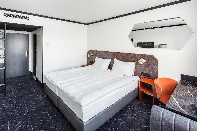 Legendární hotel Diplomat je po celkové rekonstrukci.jpg Legendární hotel Diplomat je po celkové rekonstrukci