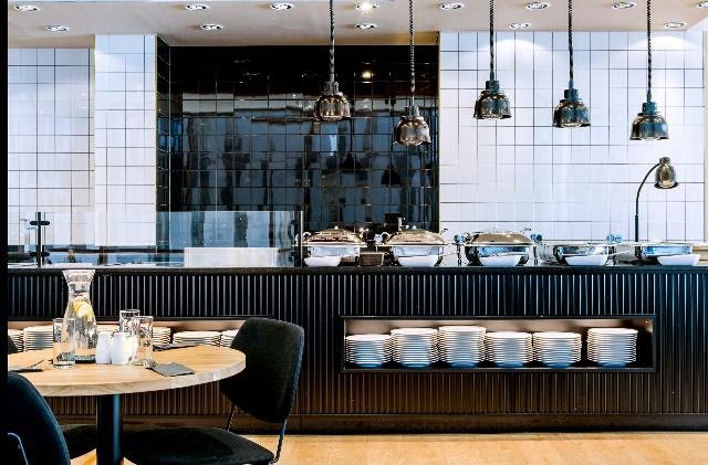 Legendární hotel Diplomat je po celkové rekonstrukci.jpg Legendární hotel Diplomat je po celkové rekonstrukci