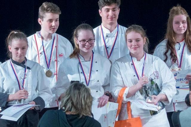 V Hradci se zase všichni sešli.jpg V Hradci se zase všichni sešli