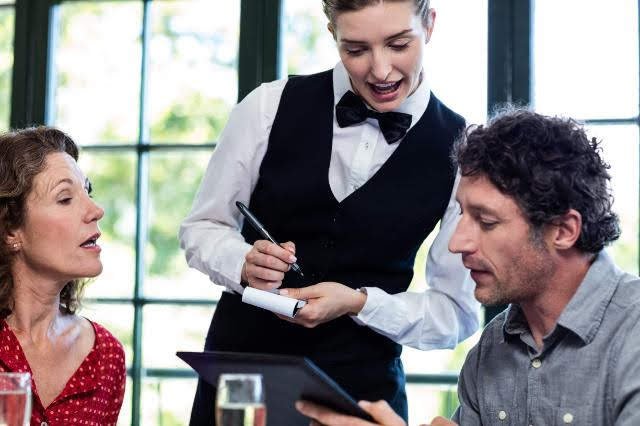 Servírka.jpg Hezké, že?