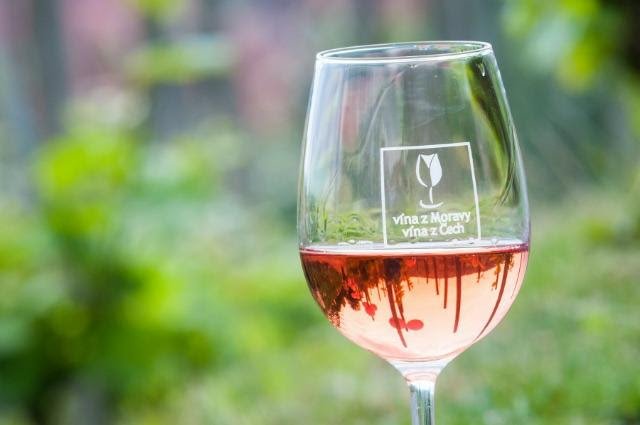 Naši vinaři si z Cannes přivezli 5 medailí.jpg Naši vinaři si z Cannes přivezli 5 medailí