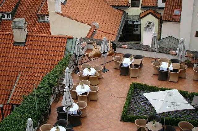 Restaurace, zahrádka.jpg.jpg Restaurace, zahrádka.jpg