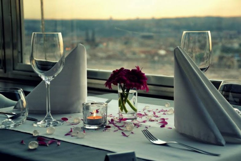 Interiér restaurace OBLACA.jpg Interiér restaurace OBLACA