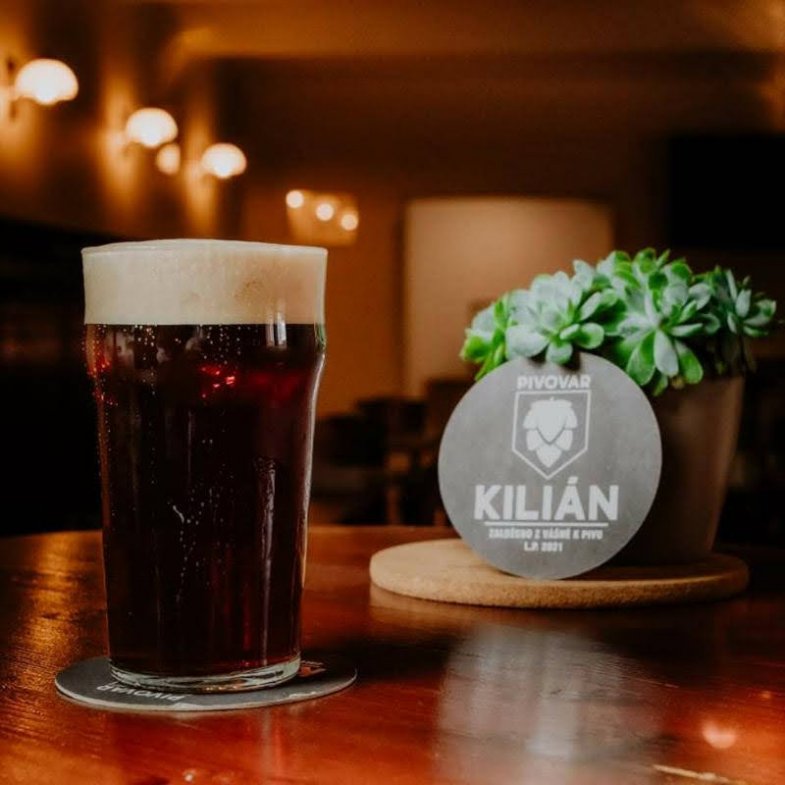 https://www.pivovarkilian.cz/.jpg Tohle sice není přímo oblíbený Bohoušek, ale i další piva podle receptů z Kiliána jsou skvelá