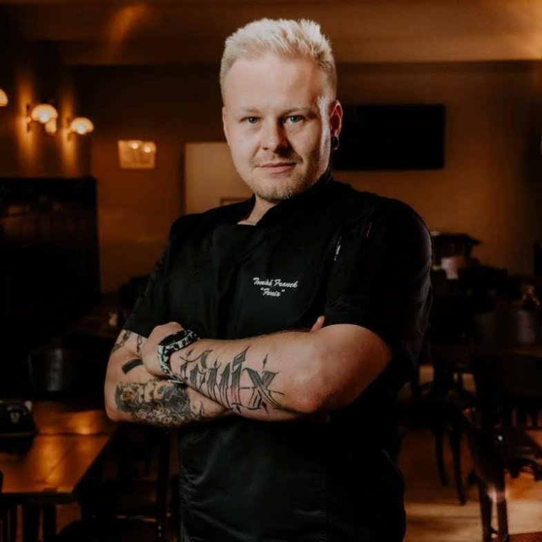 Šéfkuchař Fénix.jpg Šéfkuchař Fénix