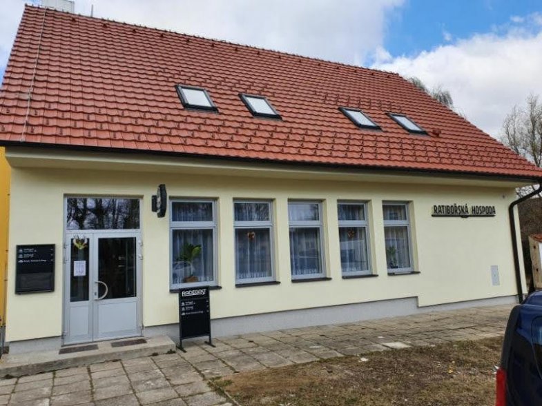 Tohle asi bude hospoda U Šimků ve Staňkově na Domažlicku.jpg Tohle asi bude hospoda U Šimků ve Staňkově na Domažlicku