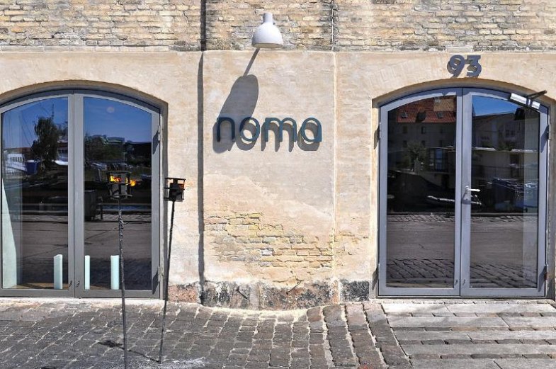 Noma Exterior - 4831165333.jpg Studio Sarah Lou, CC BY 2.0.jpg Noma Exterior - 4831165333.jpg Studio Sarah Lou, CC BY 2.0