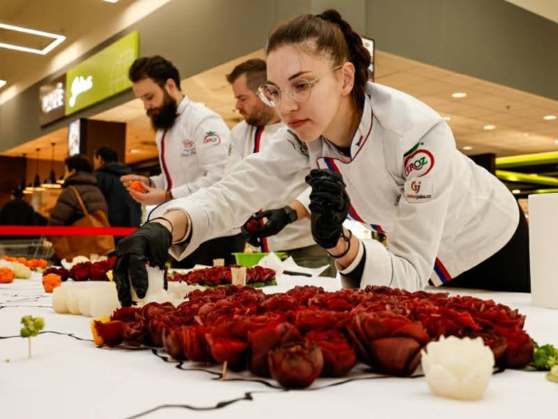 Česko a Slovensko zavalily růže ze zeleniny.jpg Česko a Slovensko zavalily růže ze zeleniny