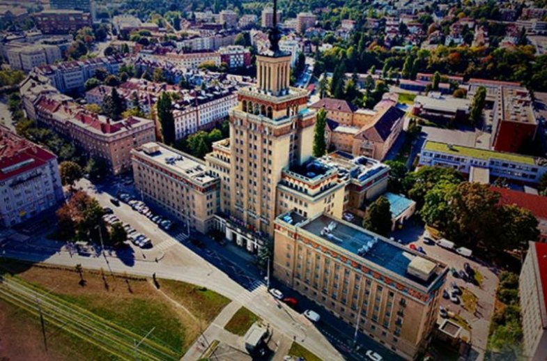 International, národní památka, hlásí změnu majitele.jpg International, národní památka, hlásí změnu majitele