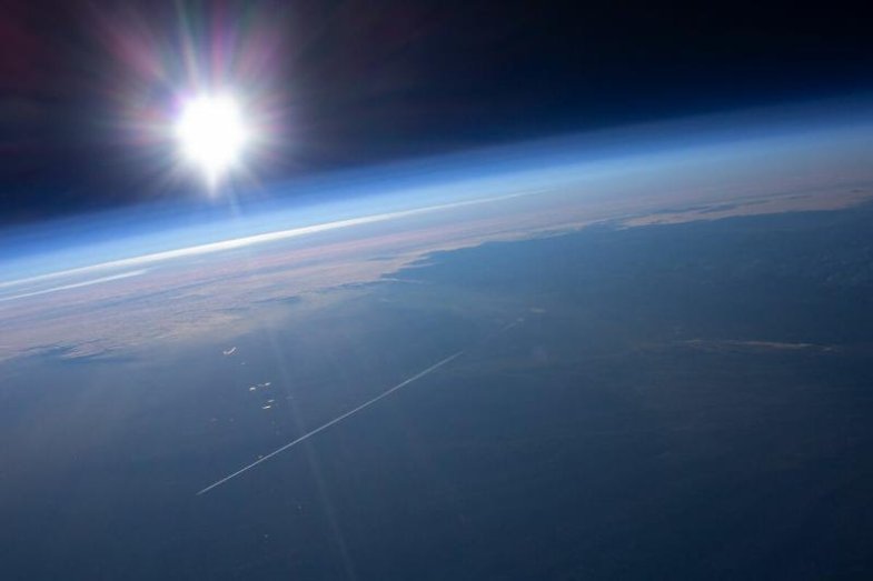 Francouzi plánují Michelina ve stratosféře, foto Zephalto.jpg Francouzi plánují Michelina ve stratosféře, foto Zephalto