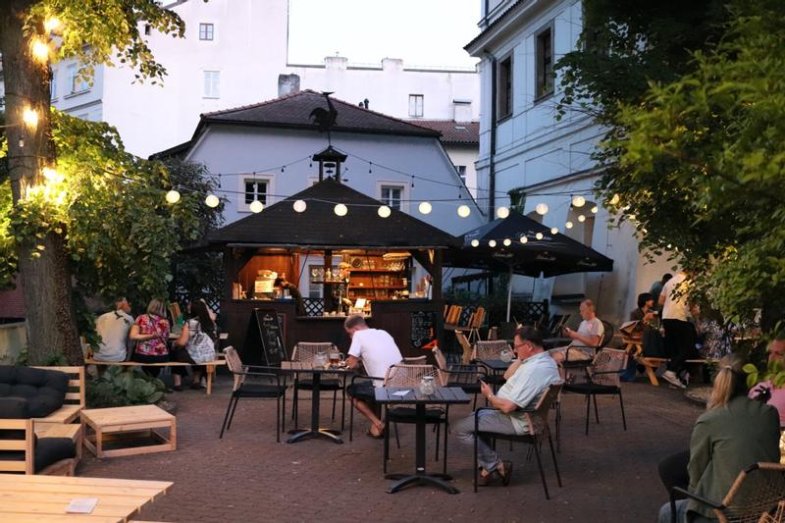 Pytloun Hotels mají novou zahrádku - na Kampě.jpeg Pytloun Hotels mají novou zahrádku - na Kampě