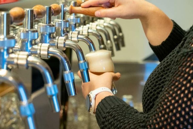 Hákovna Craft Beer Bar v suterénu Luma Terra Prague Hostel.jpg Hákovna Craft Beer Bar v suterénu Luma Terra Prague Hostel