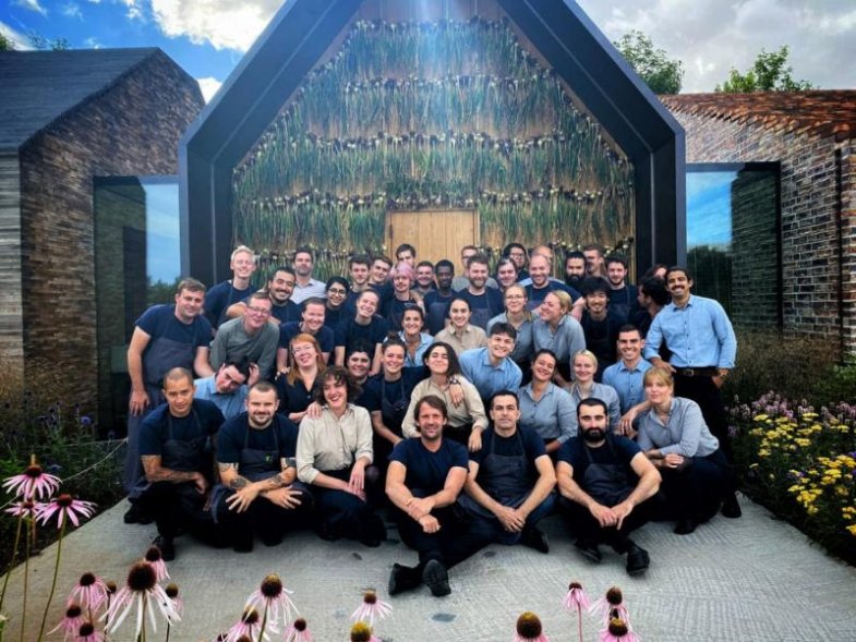 Noma provede výsadek (pop up) v Londyně, fotka týmu restaurace noma