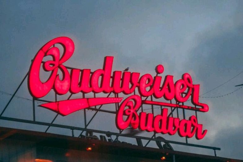 Budvar zatím nezdražuje, což možná souvisí s jeho chutí.jpg Budvar zatím nezdražuje, což možná souvisí s jeho chutí