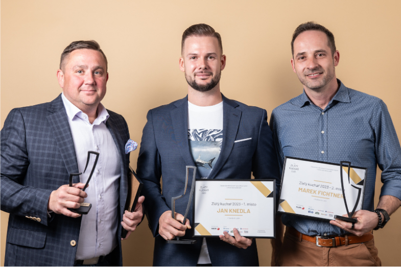 Zleva Jan Punčochář, Jan Knedla, Matěj Fichtner, foto Anketa Zlatý kuchař .png Zleva Jan Punčochář, Jan Knedla, Matěj Fichtner, foto Anketa Zlatý kuchař