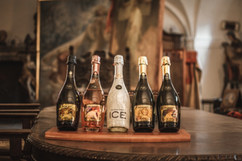 Prague Premium Gold pro Mucha sekt.png Prague Premium Gold pro Mucha sekt