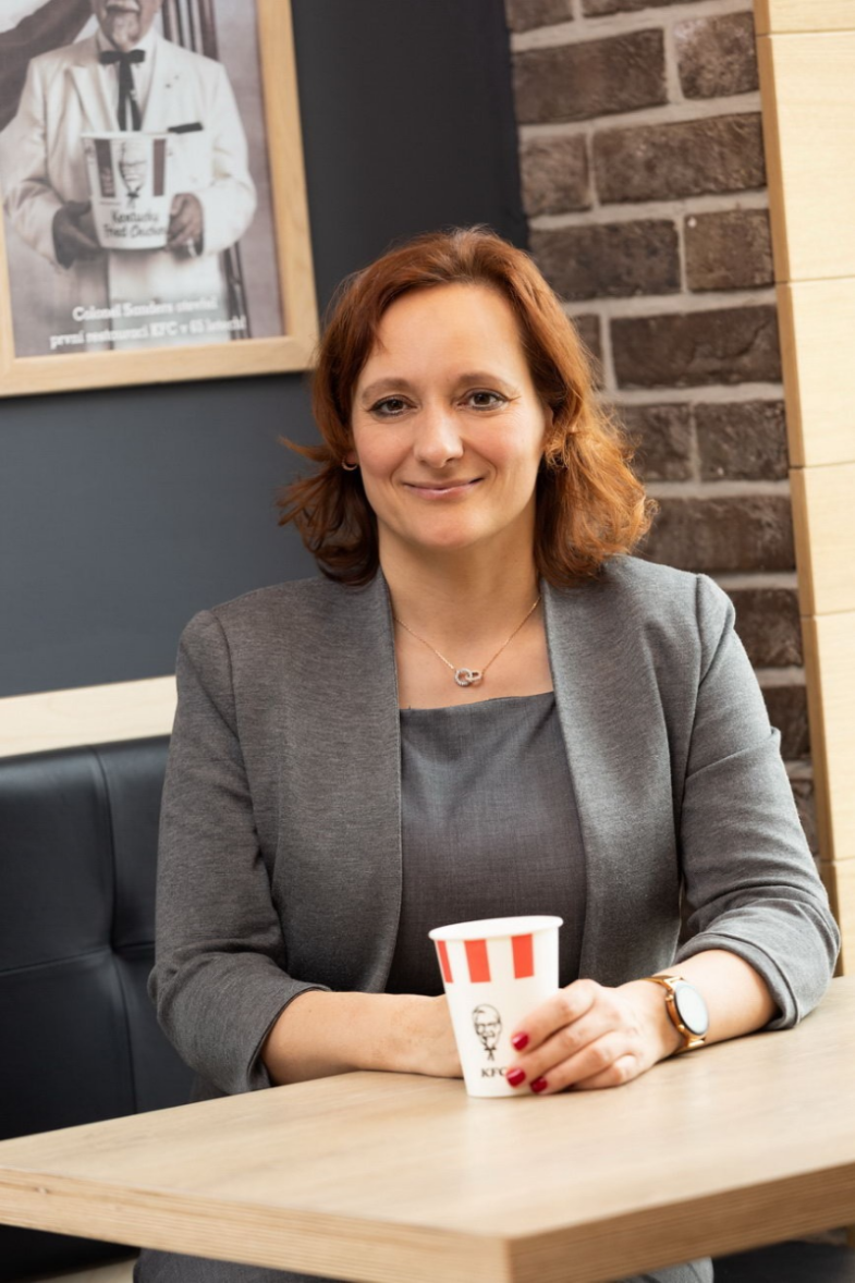 ana Makalová Dlouhá, ředitelka KFC pro Českou republiku a Rakousko..png ana Makalová Dlouhá, ředitelka KFC pro Českou republiku a Rakousko.