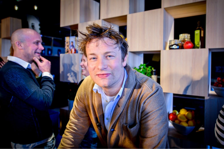 Jamie Oliver, foto: Wikipedia Commons, autor: Karl Tábor, licence: CC BY 4.0.png Jamie Oliver, foto: Wikipedia Commons, autor: Karl Tábor, licence: CC BY 4.0